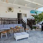 Christos And Family 3* Stegna