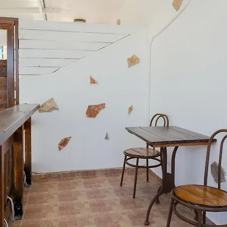 Christos And Family בית הארחה