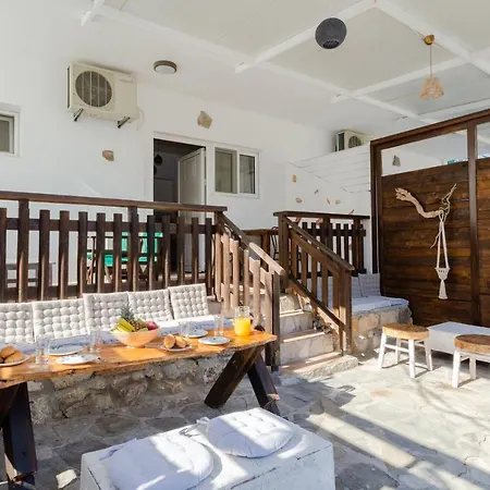 Christos And Family 3* Stegna