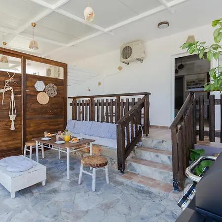 בית הארחה Christos And Family