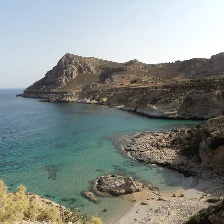Christos And Family בית הארחה