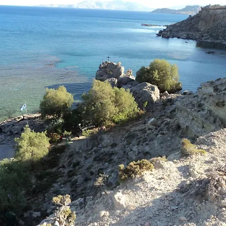 Christos And Family 3* Stegna