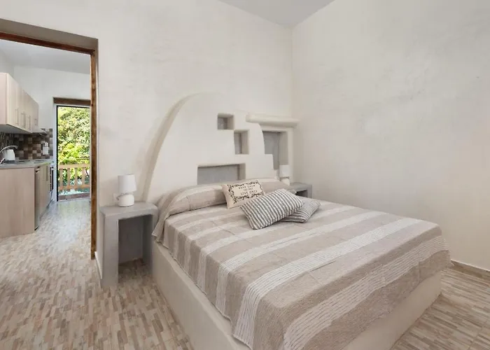 Christos And Family Guest house 3*