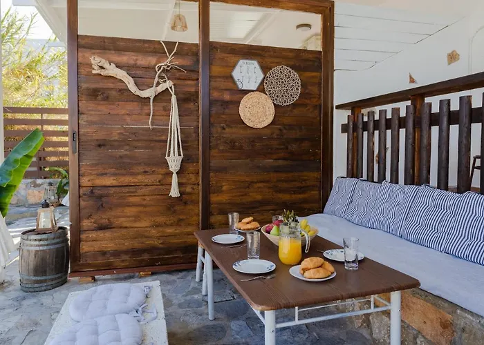 Christos And Family Guest house