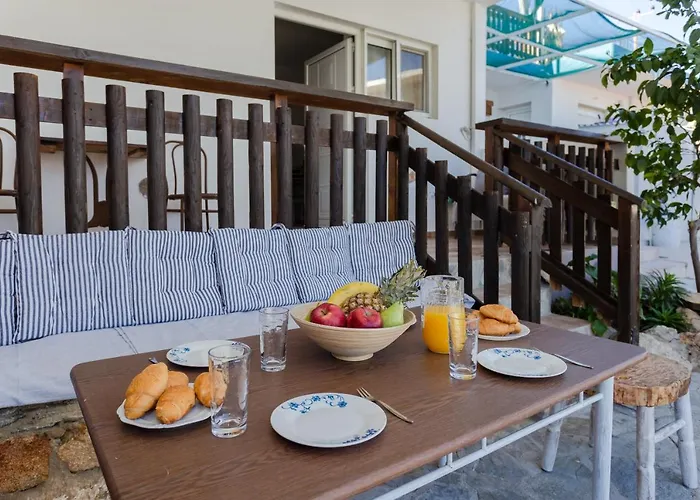 Christos And Family Guest house 3*