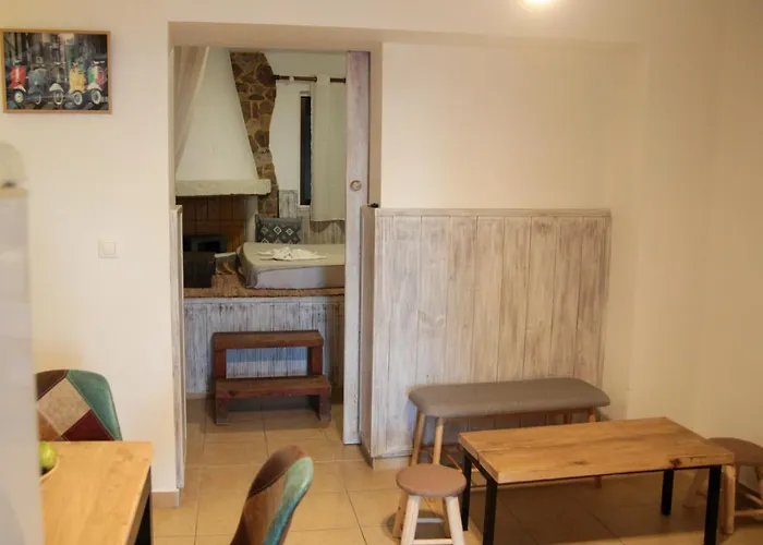 Christos And Family Guest house Stegna