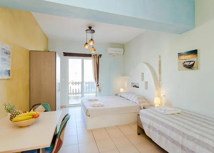 Christos And Family Guest house