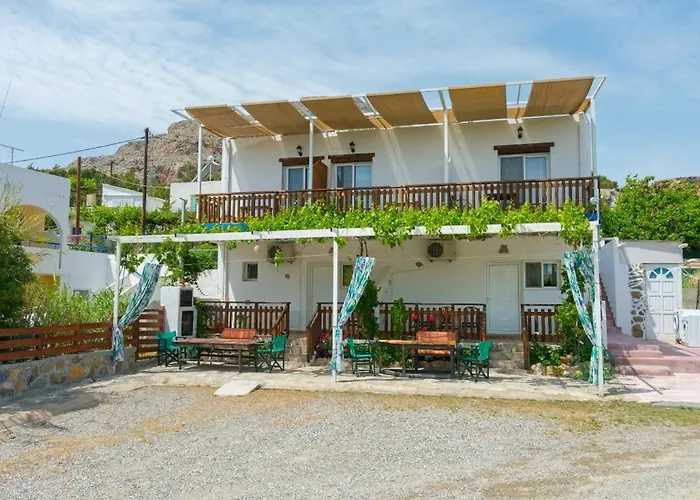 Christos And Family 3* Stegna