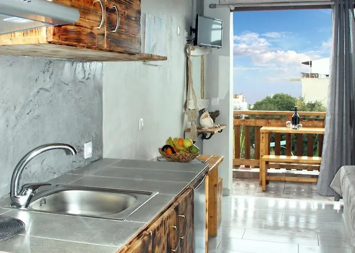 Guest house Christos And Family 3*