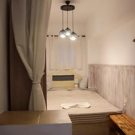 Christos And Family בית הארחה