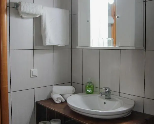 Christos Studios&family Pensión Stegna