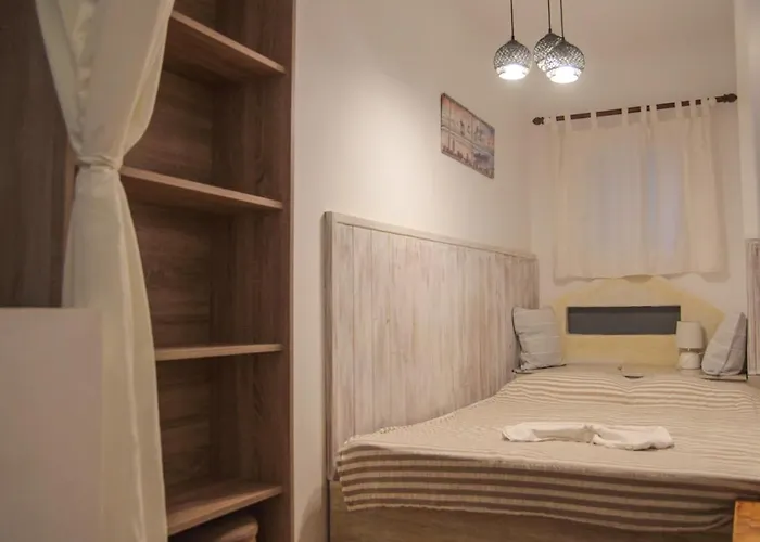 Pensión Christos Studios&family 3*