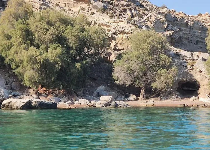 Christos Studios&family 3* Stegna