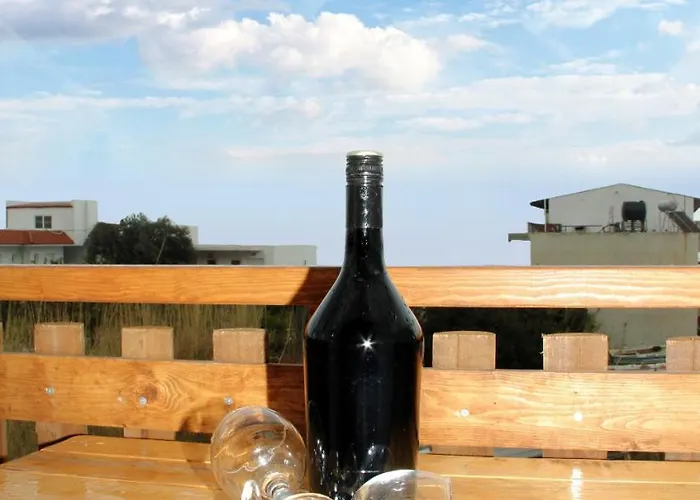 Pensión Christos Studios&family