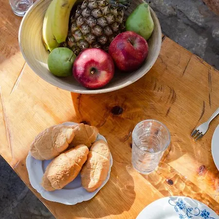 Christos And Family Gæstehus
