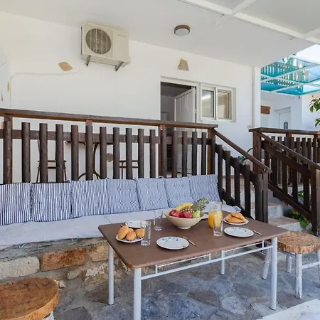 Gasthuis Christos And Family Stegna