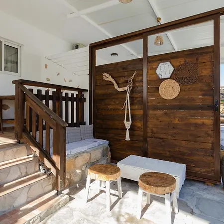 Christos And Family Gæstehus 3*