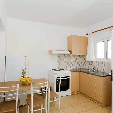 Christos Studios&family Stegna