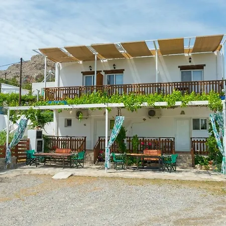 Christos Studios&family 3* Stegna